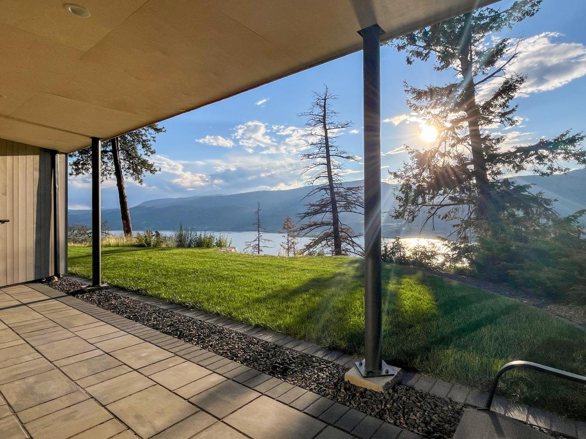 Kelowfornia Lakeview Retreat Келоуна Номер фото